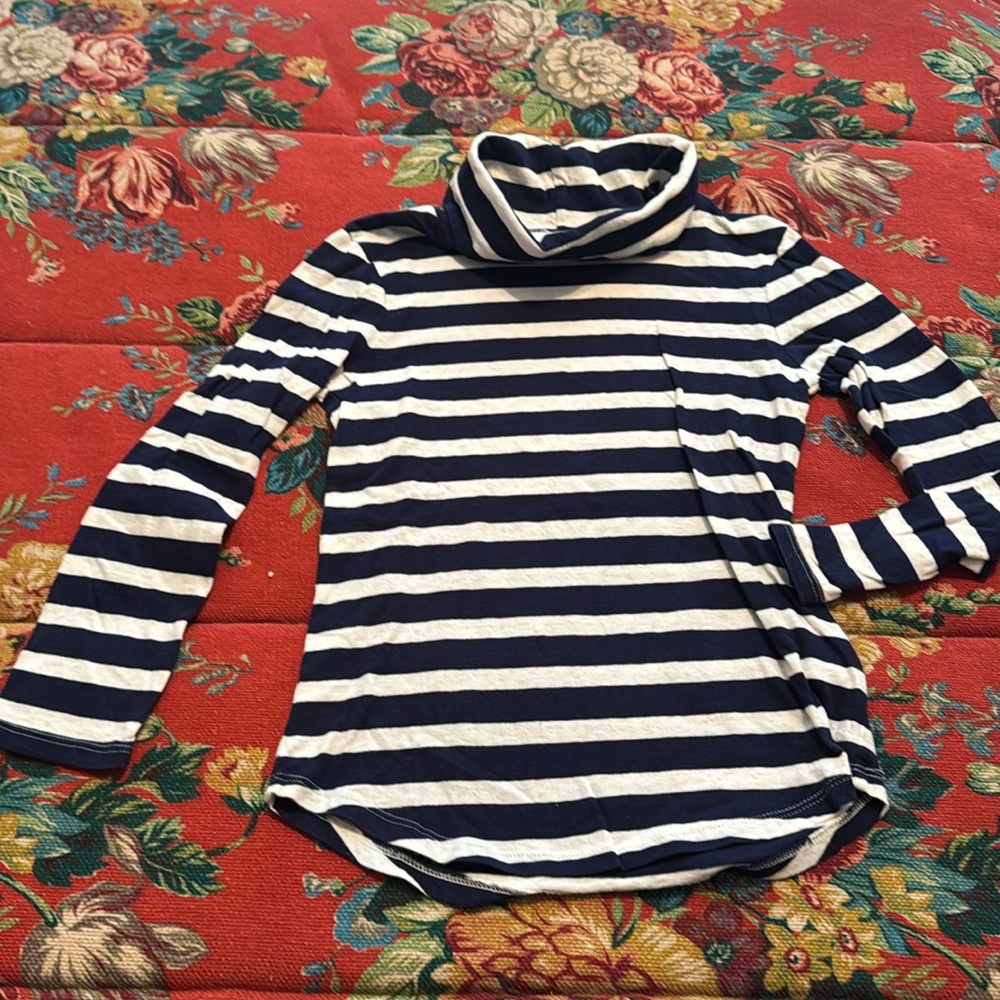 Old Navy Girls S Knit Turtleneck in Navy/Cream